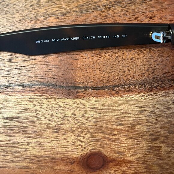 Ray-Ban RB2132 New Wayfarer Polarized Sunglasses – Excellent Condition - Picture 2 of 4